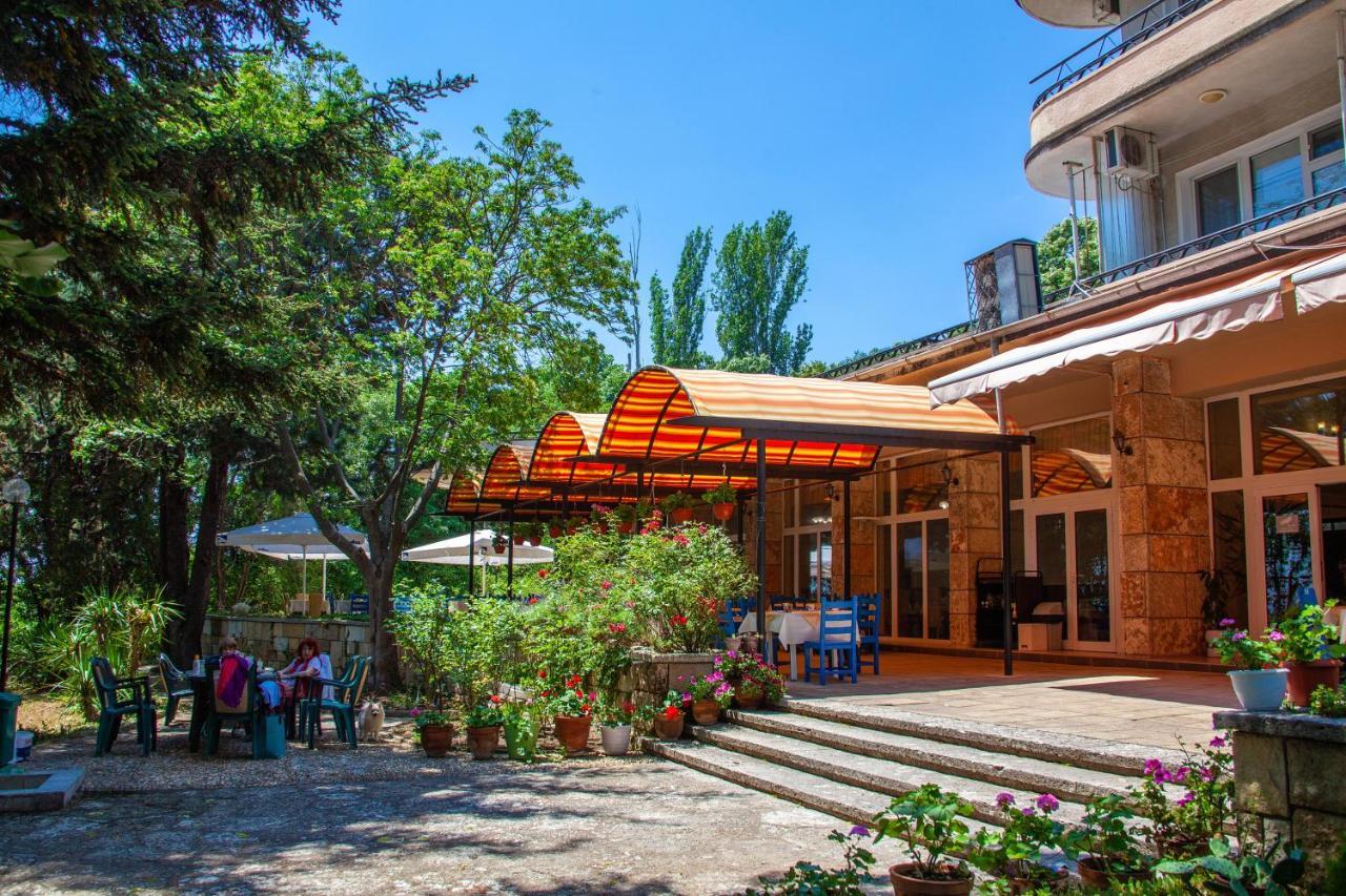 Hotel Adis Holiday 2*